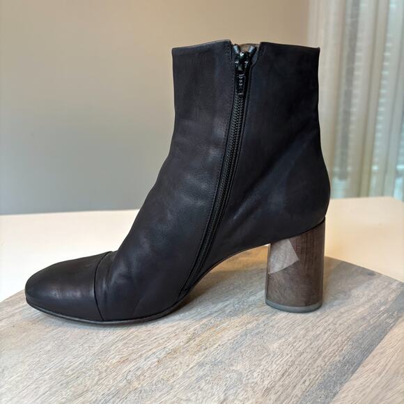 Coclico Black Leather Ankle Boots w/ Sculpted Wood Block Heel EU 39 US Size 8.5 - Picture 4 of 14